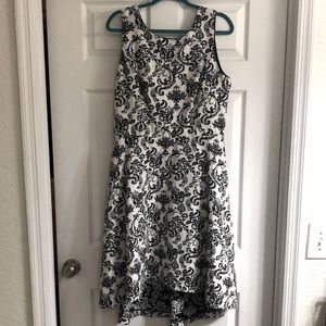 WHBM- Black and White Floral Dress 🌹